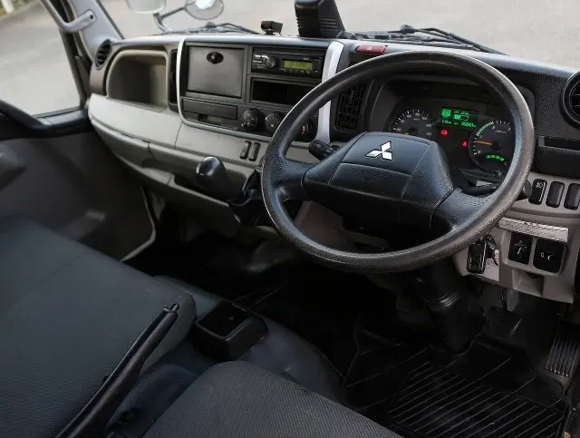 三菱 キャンター 2PG-FBA30(2WD)の写真30