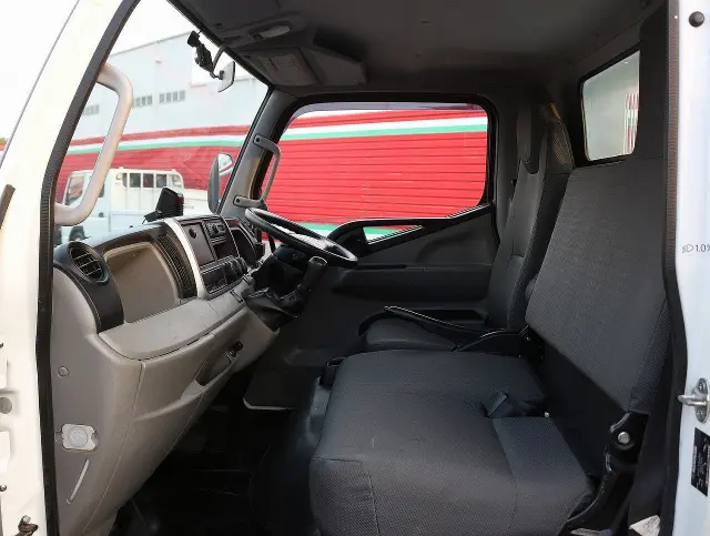 三菱 キャンター 2PG-FBA30(2WD)の写真42