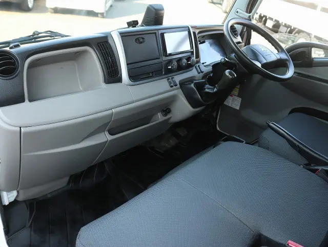 三菱 キャンター 2PG-FBA60(2WD)の写真48