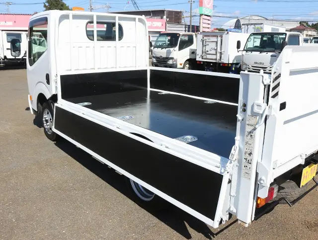 日産 ニッサン SDG-SZ5F24(4WD)の写真10