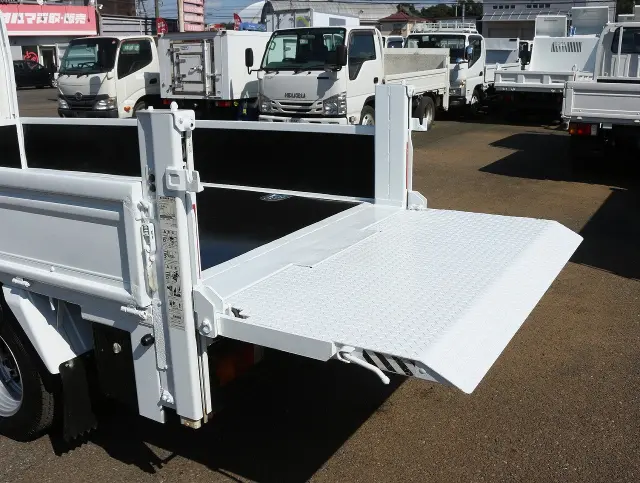 日産 ニッサン SDG-SZ5F24(4WD)の写真13