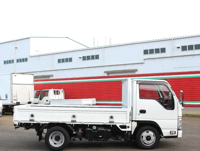 いすゞ エルフ SKG-NJR85A(2WD)の写真4