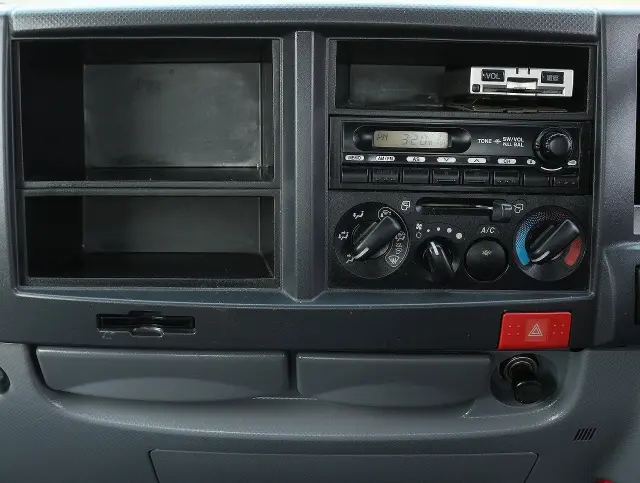 いすゞ エルフ SKG-NJR85A(2WD)の写真42