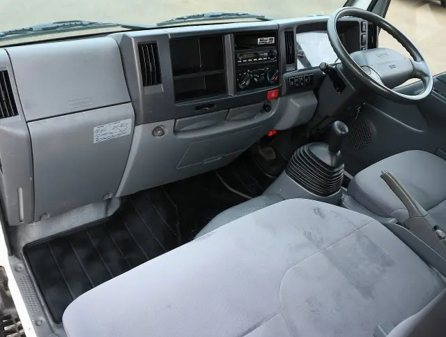 いすゞ エルフ SKG-NJR85A(2WD)の写真47