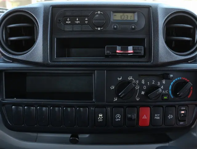 日野 デュトロ TPG-XZC605M(2WD)の写真43