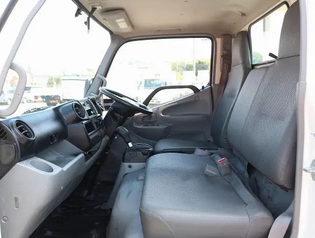 日野 デュトロ TPG-XZC605M(2WD)の写真47