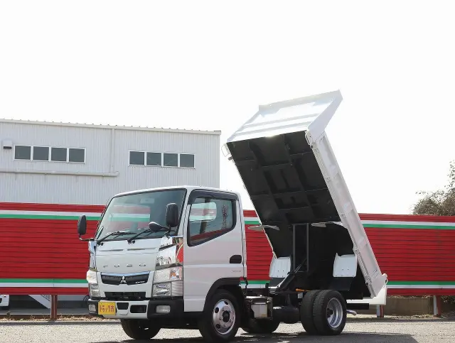 三菱 キャンター 2PG-FBA30(2WD)の写真1