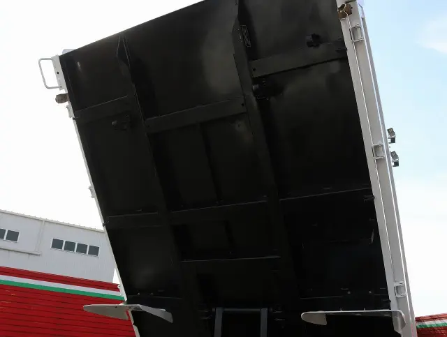 三菱 キャンター 2PG-FBA30(2WD)の写真23