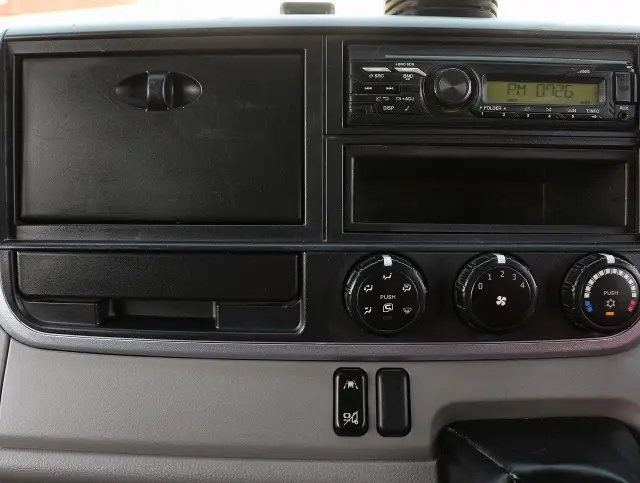 三菱 キャンター 2PG-FBA30(2WD)の写真42