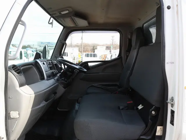 三菱 キャンター 2PG-FBA30(2WD)の写真47