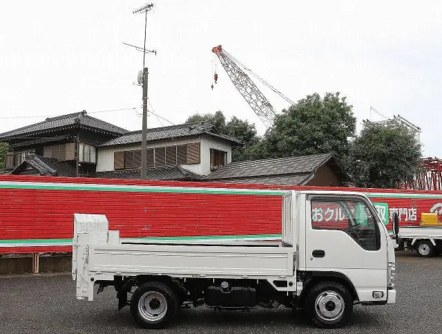 いすゞ エルフ TRG-NJR85A(2WD)の写真4