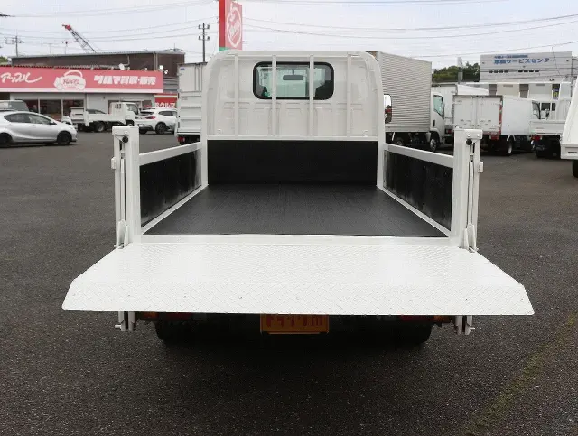 いすゞ エルフ TRG-NJR85A(2WD)の写真9