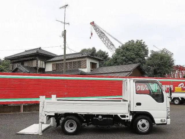 いすゞ エルフ TRG-NJR85A(2WD)の写真12