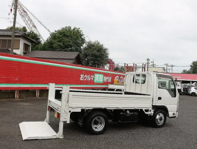 いすゞ エルフ TRG-NJR85A(2WD)の写真13