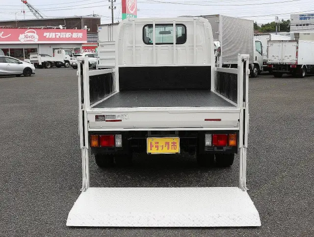 いすゞ エルフ TRG-NJR85A(2WD)の写真14