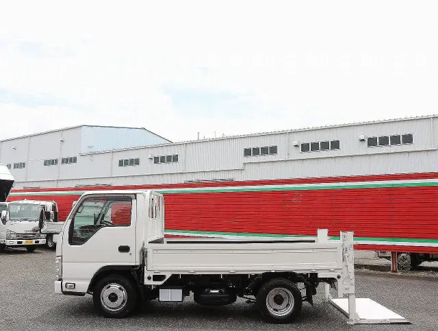 いすゞ エルフ TRG-NJR85A(2WD)の写真17