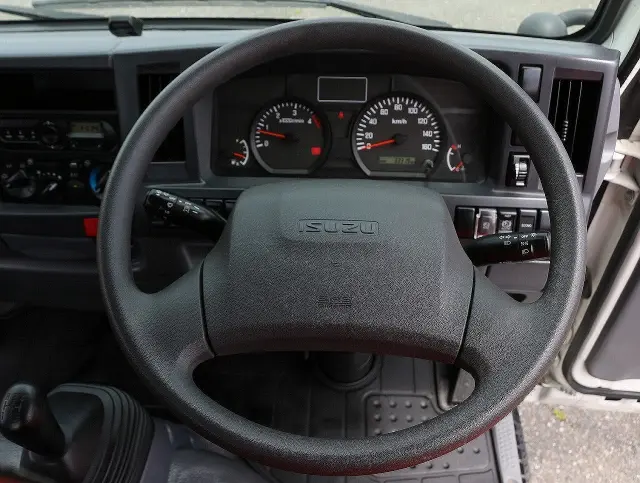 いすゞ エルフ TRG-NJR85A(2WD)の写真36
