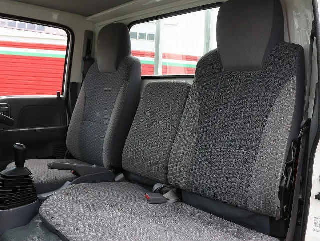 いすゞ エルフ TRG-NJR85A(2WD)の写真45