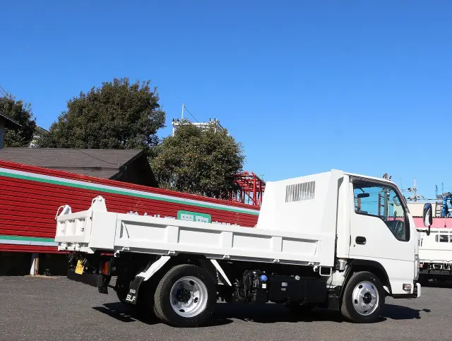 いすゞ エルフ 2RG-NJR88AD(2WD)の写真5