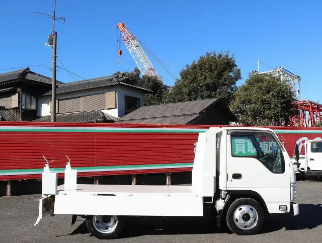 いすゞ エルフ 2RG-NJR88AD(2WD)の写真14