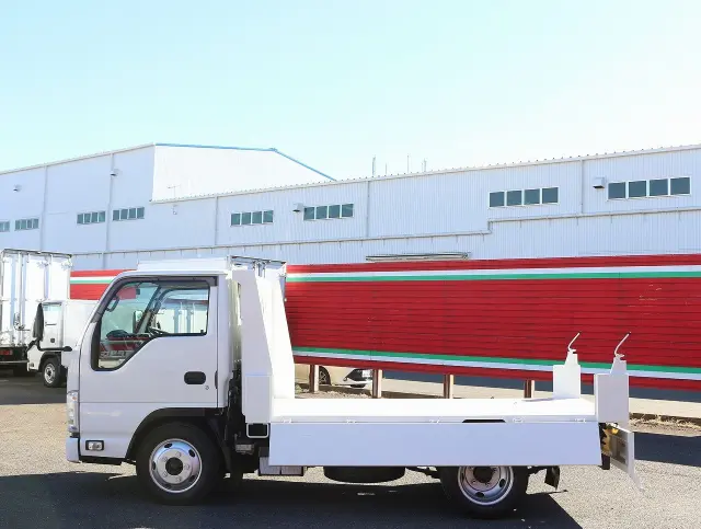 いすゞ エルフ 2RG-NJR88AD(2WD)の写真17