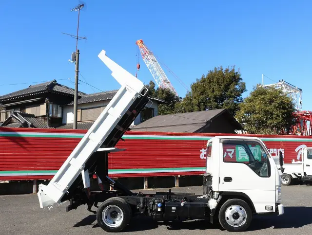 いすゞ エルフ 2RG-NJR88AD(2WD)の写真20