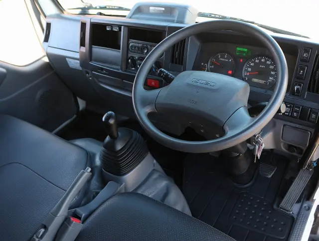 いすゞ エルフ 2RG-NJR88AD(2WD)の写真30