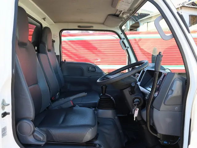 いすゞ エルフ 2RG-NJR88AD(2WD)の写真31