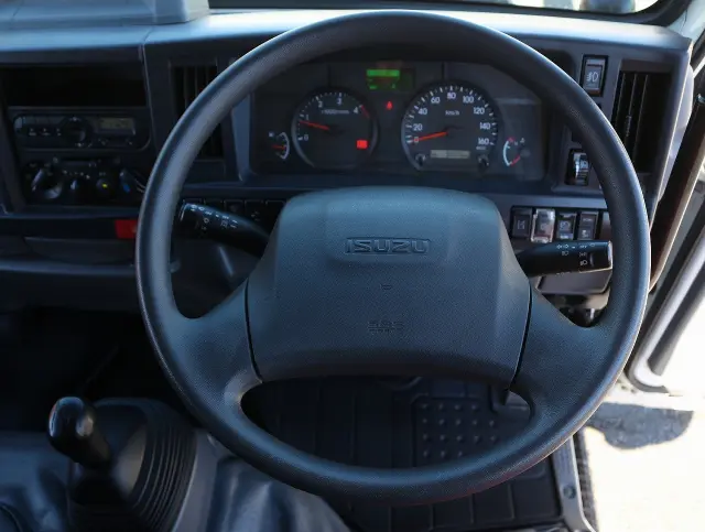 いすゞ エルフ 2RG-NJR88AD(2WD)の写真34