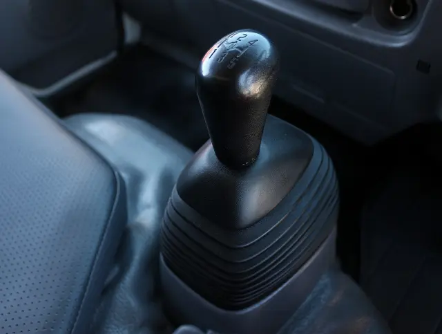 いすゞ エルフ 2RG-NJR88AD(2WD)の写真36