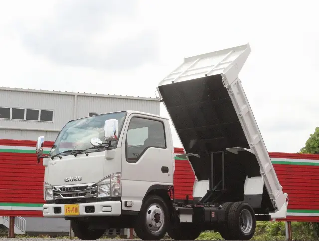 いすゞ エルフ 2PG-NKS88AN(4WD)の写真1