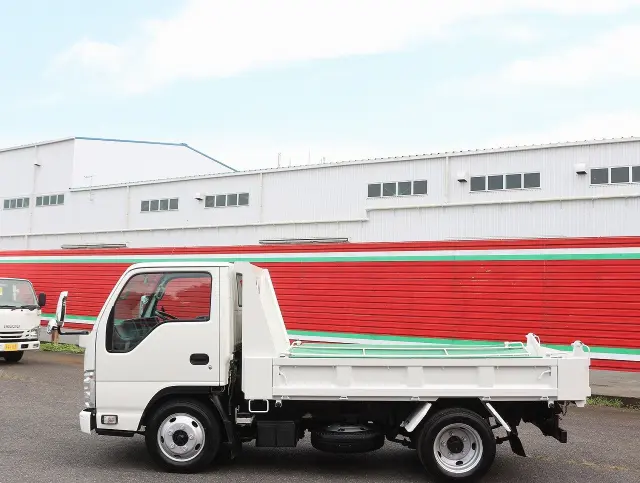 いすゞ エルフ TKG-NJR85AD(2WD)の写真9