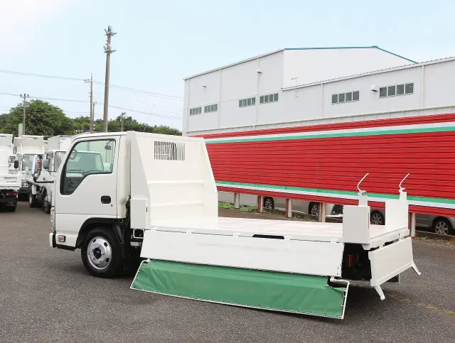 いすゞ エルフ TKG-NJR85AD(2WD)の写真17