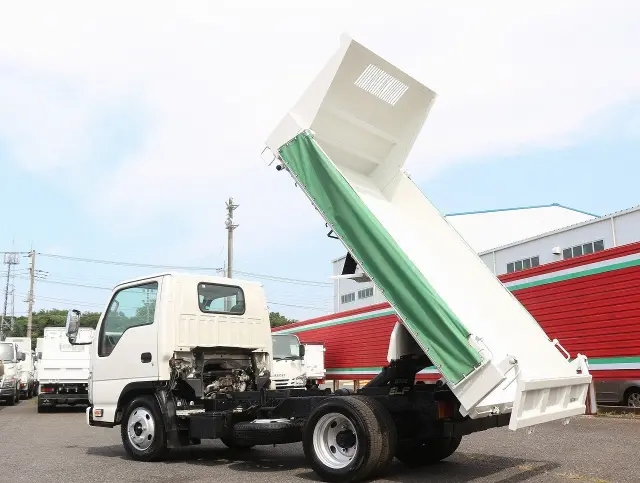いすゞ エルフ TKG-NJR85AD(2WD)の写真29