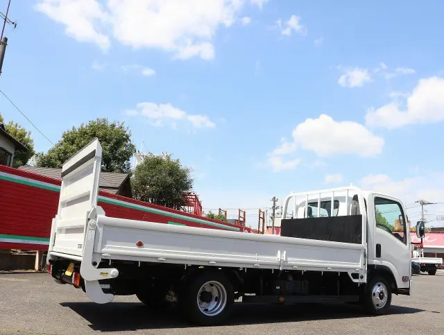 いすゞ エルフ TPG-NPR85AR(2WD)の写真5