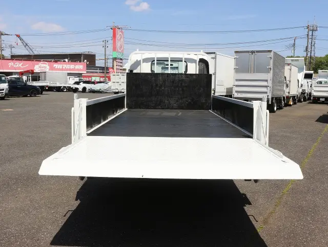 いすゞ エルフ TPG-NPR85AR(2WD)の写真9