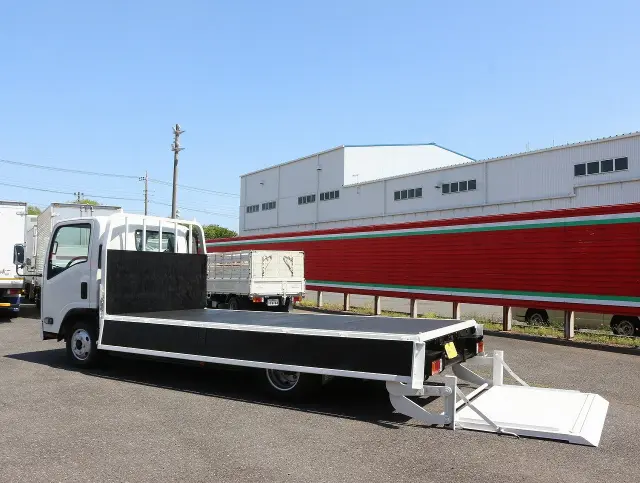 いすゞ エルフ TPG-NPR85AR(2WD)の写真22