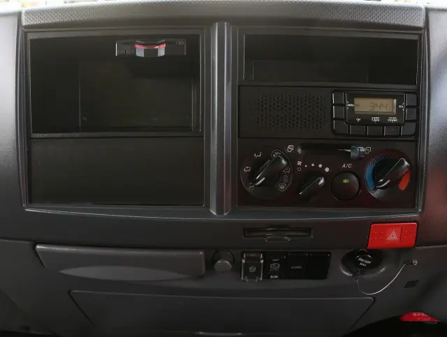 いすゞ エルフ TPG-NPR85AR(2WD)の写真39