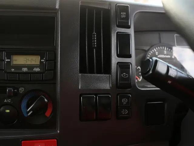 いすゞ エルフ TPG-NPR85AR(2WD)の写真41