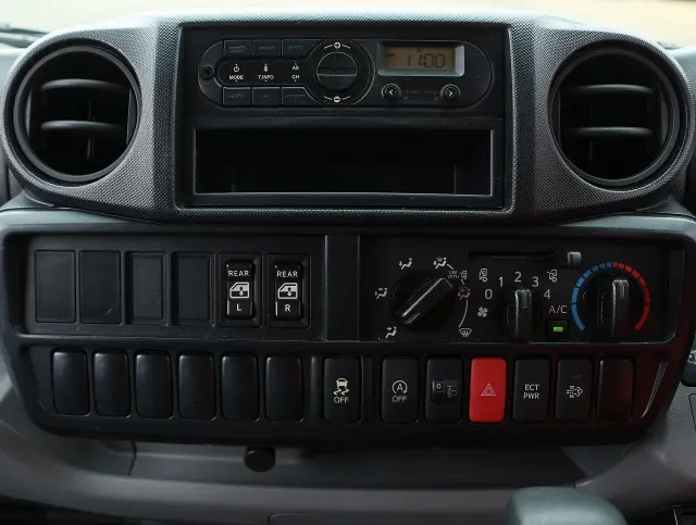 日野 デュトロ TPG-XZU605M(2WD)の写真38