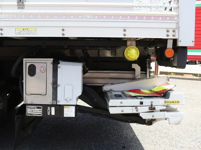 三菱 キャンター TKG-FEB50(2WD)の写真10