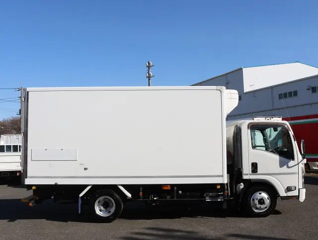 いすゞ エルフ 2SG-NPR88AN(2WD)の写真4