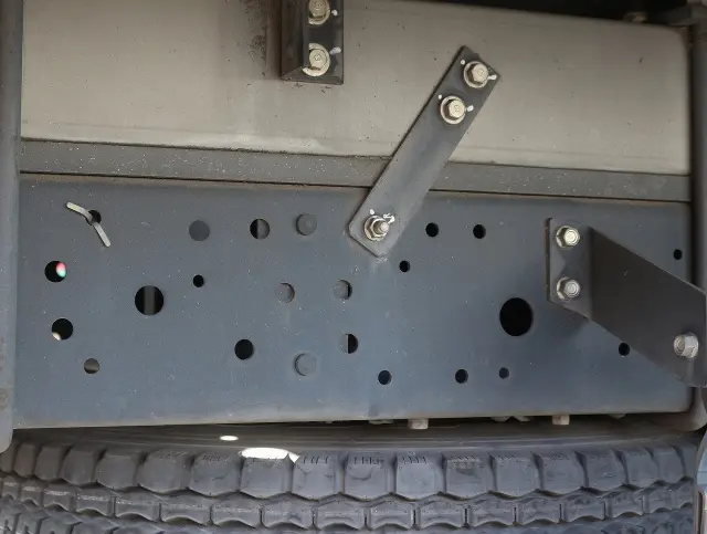 いすゞ エルフ 2SG-NPR88AN(2WD)の写真30