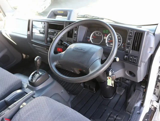 いすゞ エルフ 2SG-NPR88AN(2WD)の写真33