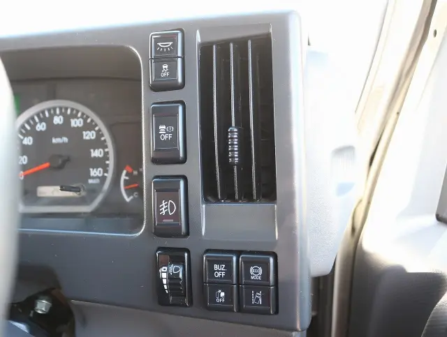 いすゞ エルフ 2SG-NPR88AN(2WD)の写真41