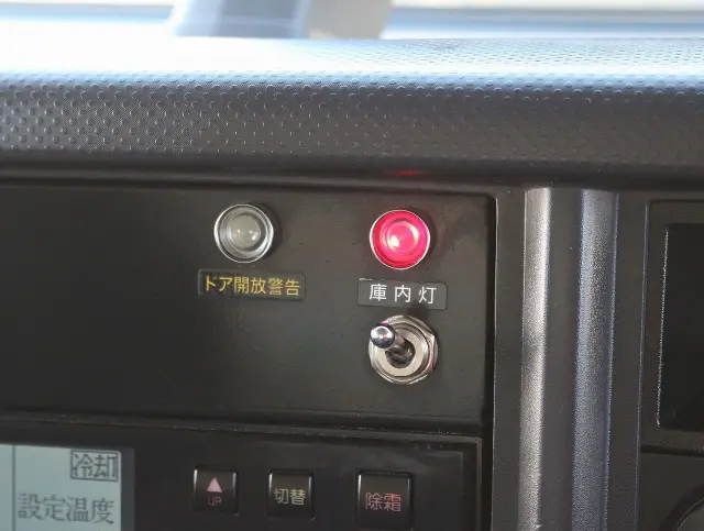 いすゞ エルフ 2SG-NPR88AN(2WD)の写真44