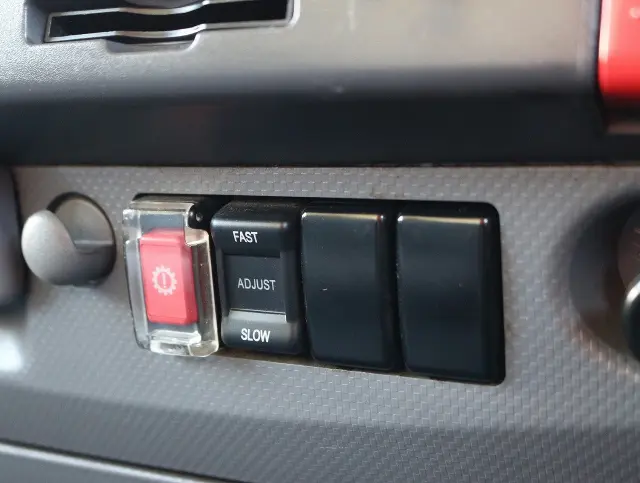 いすゞ エルフ 2SG-NPR88AN(2WD)の写真45