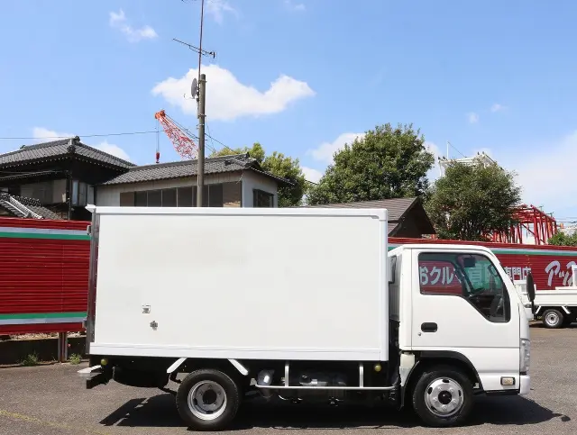 いすゞ エルフ TKG-NHR85AN(2WD)の写真4