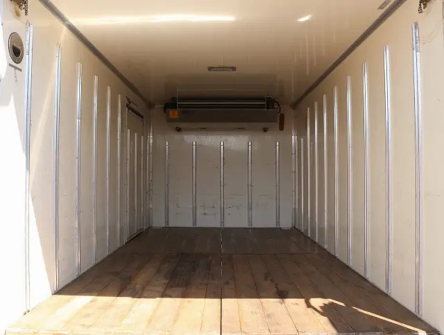 いすゞ エルフ TKG-NHR85AN(2WD)の写真11