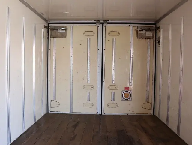 いすゞ エルフ TKG-NHR85AN(2WD)の写真18